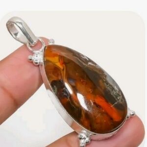 SEAM Agate Pendant Necklace